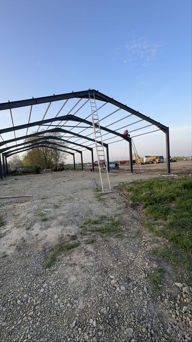 Hala metalica 14m latime x26 x5 m strasina din ipe 270 service camioane