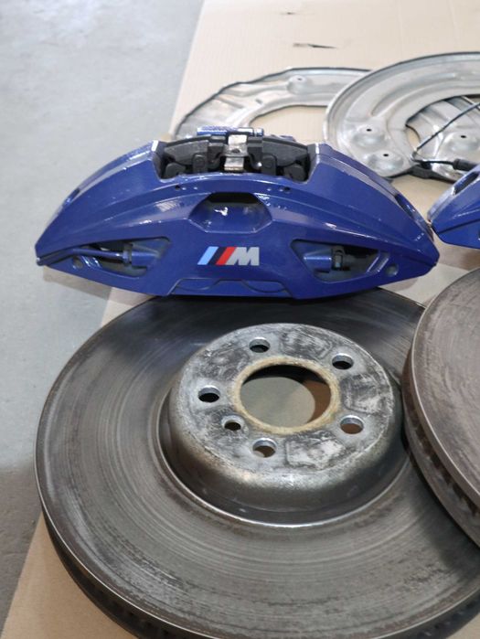 Сини апарати и дискове БМВ Г20 Г22 Г30 Г31 Г11 Г12  М-спорт спирачки