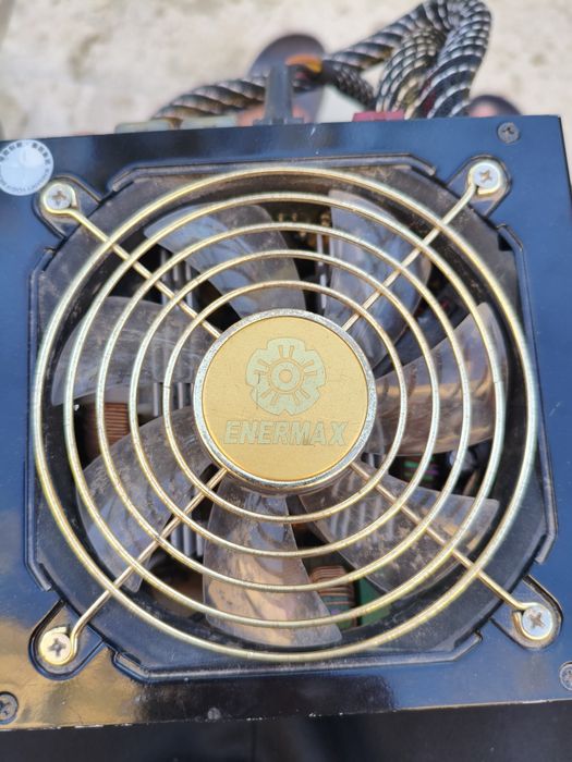 Vând sursa Enermax Liberty 400w