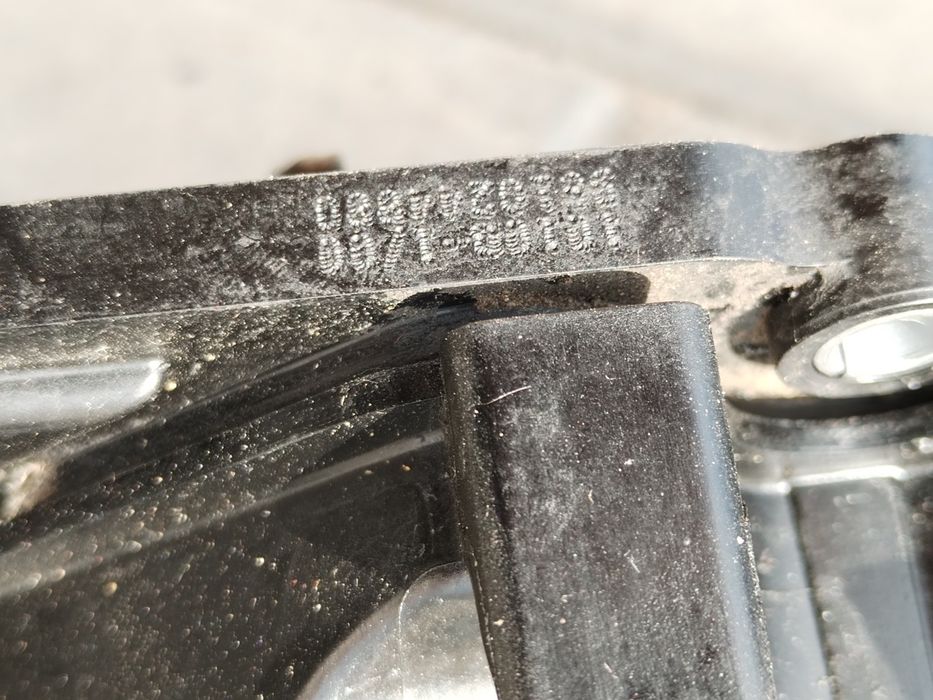 Vând capac culbutori Peugeot 308 SW II 2015  1,6 HDI