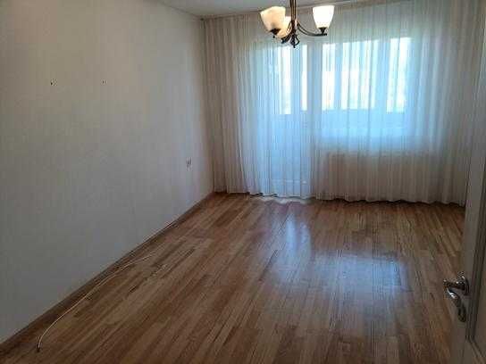 Apartament cu 3 camere ,de vanzare, in Petrosani,stada Independentei