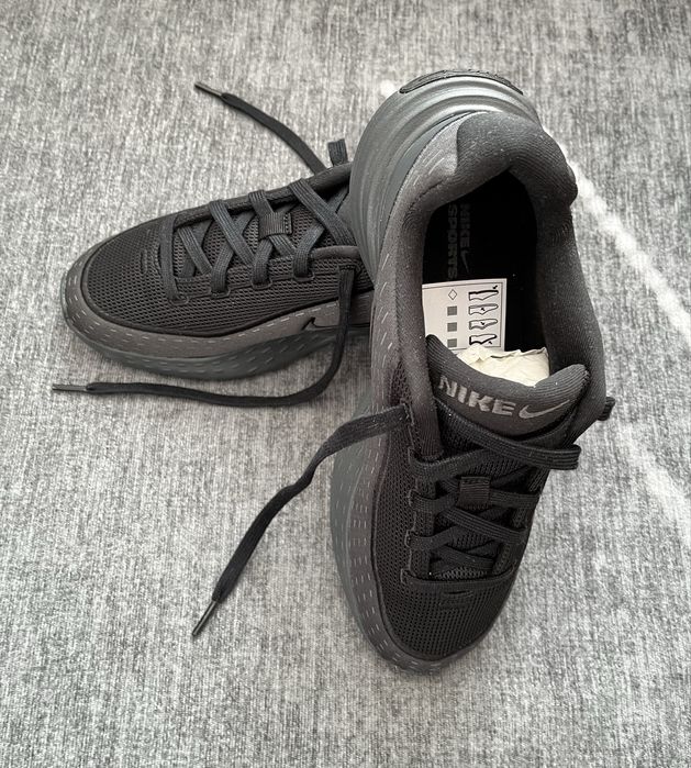 Маратонки Nike UPLIFT SC