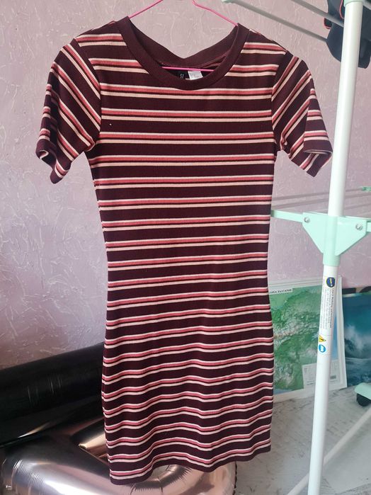 Рокля трикотажна с къс ръкав