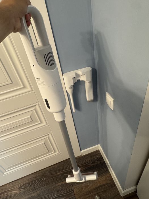 Пылесос вертикальный Xiaomi mi vacuum cleaner light