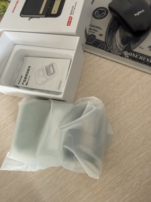 Продам Niimbot B21 мини принтер