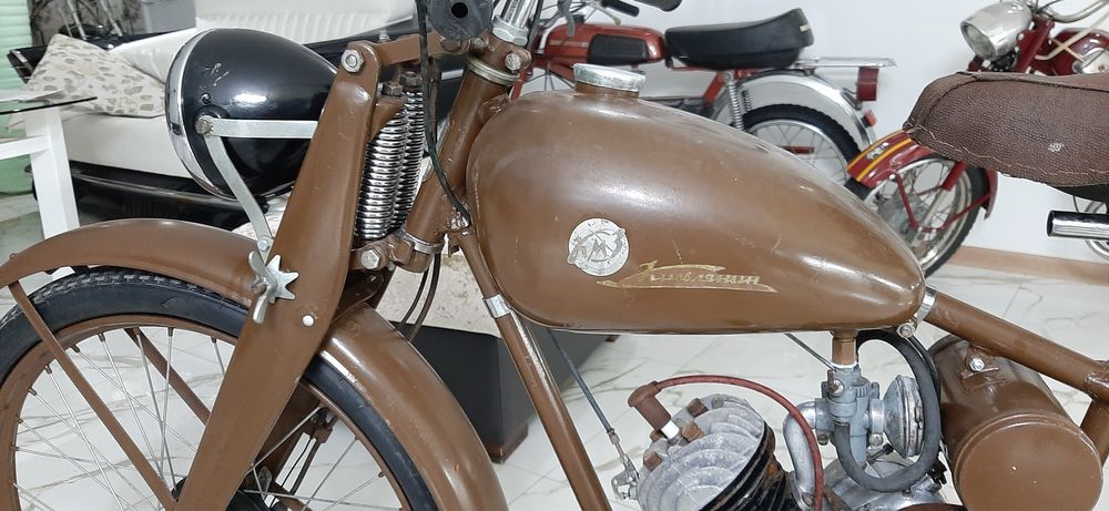 Продаётся мотоцикл Киевлянин в родной краске без рестовоации в идеале