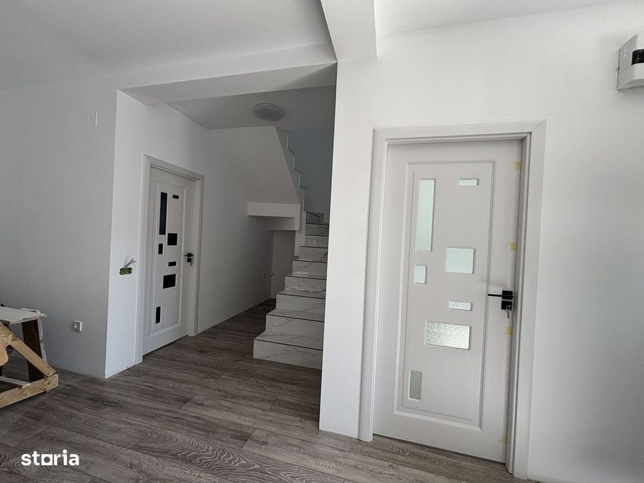 De vânzare casă P+1E tip duplex