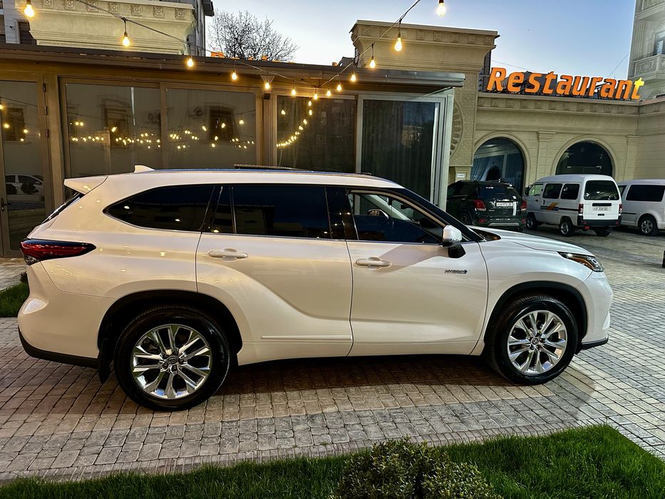 Toyota Highlander 2022 — 4