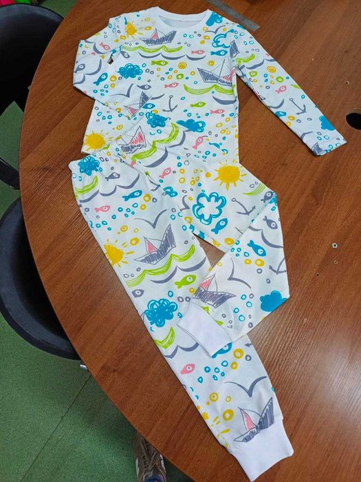 Базовая футболка из трикотажа Идеальный вариант на каждый день.