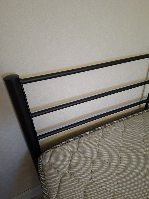 Срочно продаётся двуспальная кровать
