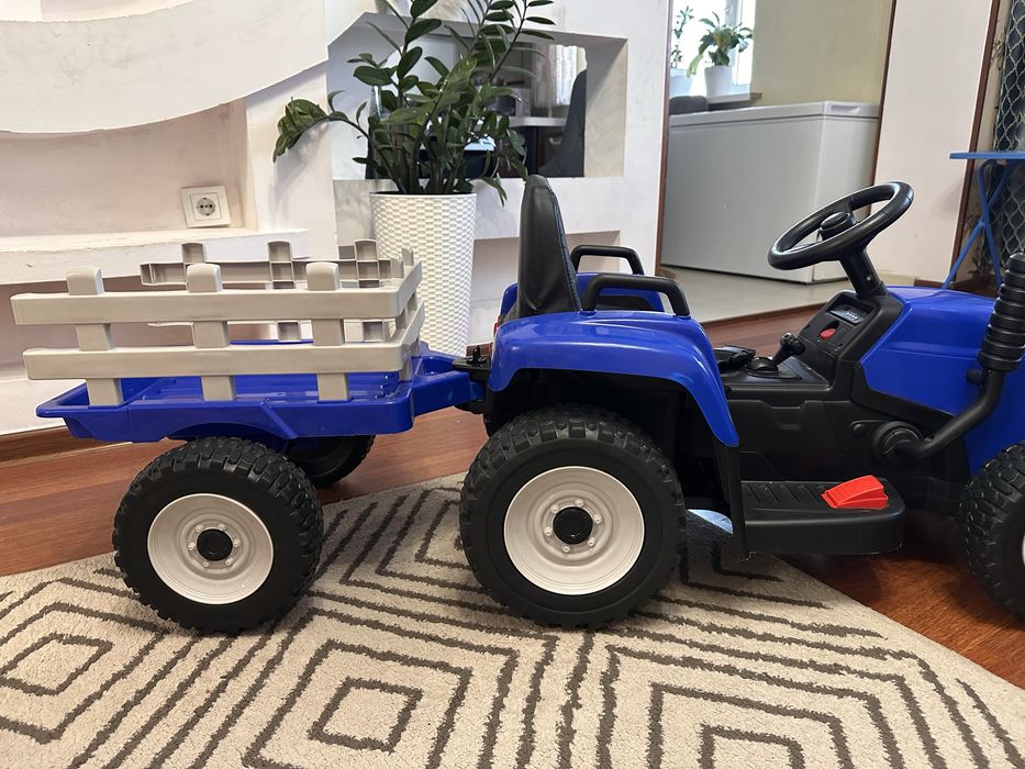 Продам детский электромобиль трактор с прицепом