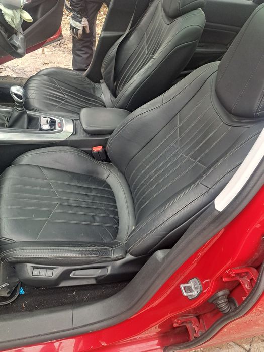 Пежо 308 1.6HDI панорама на части