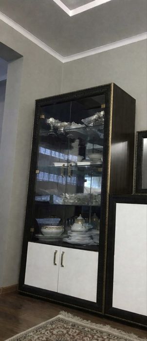 Сервант с комодом