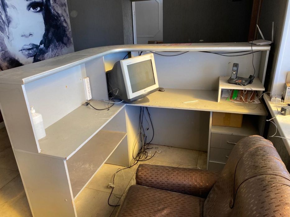 Стойка с телевизором