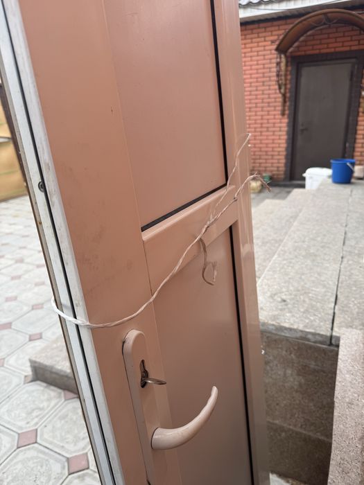 Продам дверь без короба