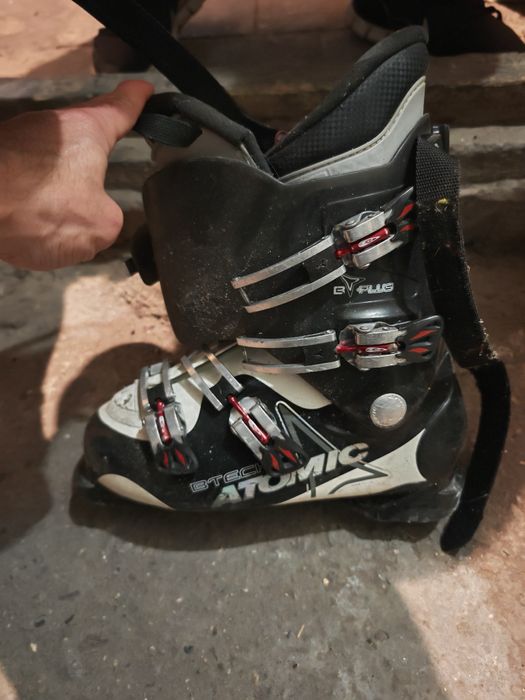 Ски обувки Атомик! Отговаят на 42 номер!