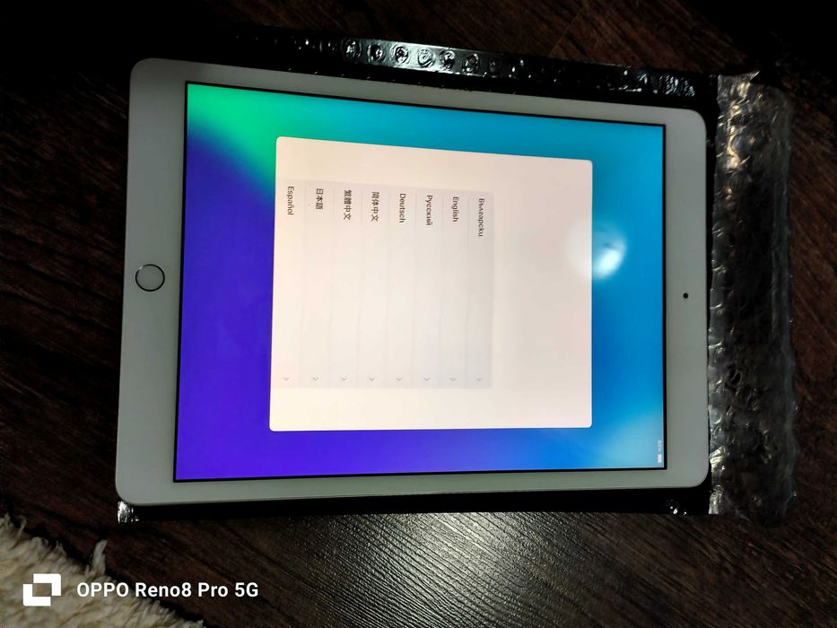 2020 Apple IPad 10.2 inch gen Wi-fi 32gb silver