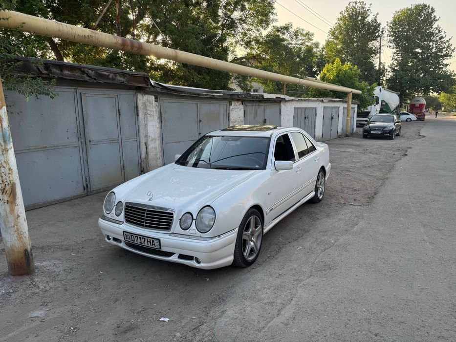 Mercedes-Benz W210 E280