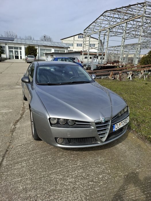 Vând Alfa Romeo 159