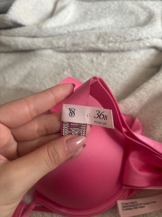 Сутиен Victoria’s Secret чисто нов