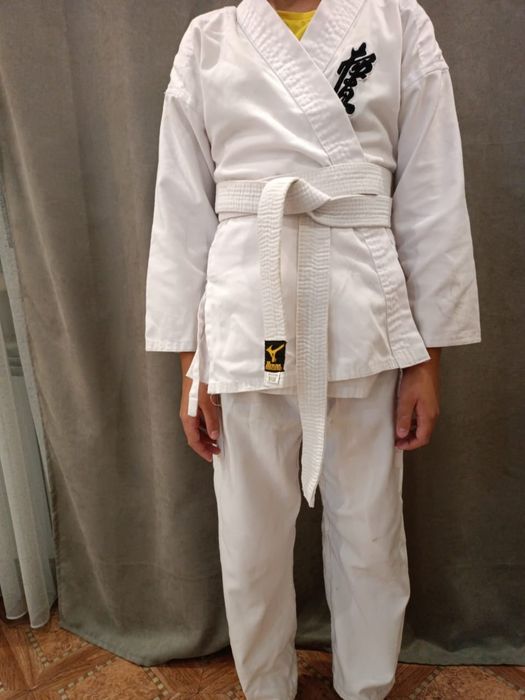 Продам кимоно в хорошем состоянии