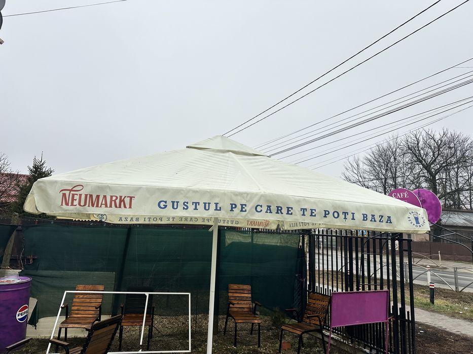 Umbrela , masa cu scaune