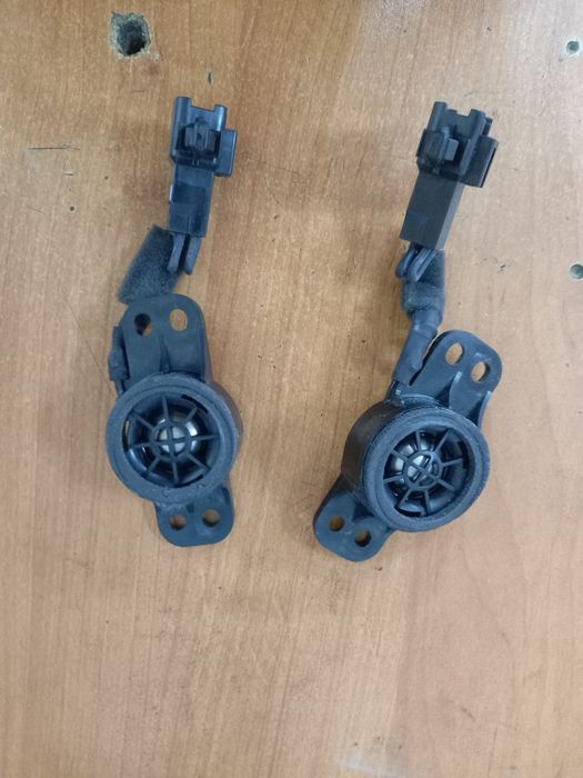 Динамики  Toyota JBL