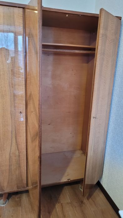 Шифоньер, шкаф для одежды б/у