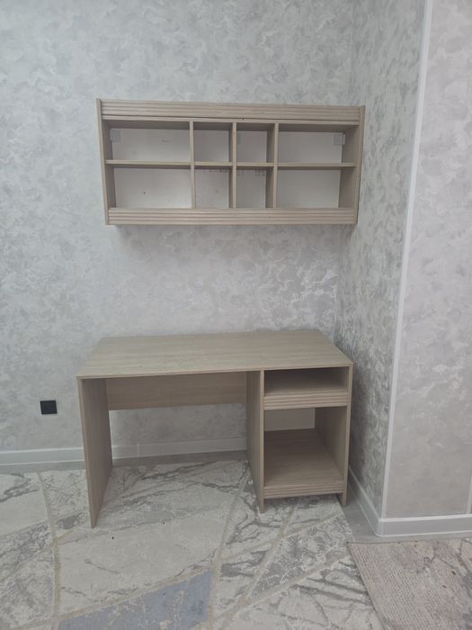 Продается парта с полкой