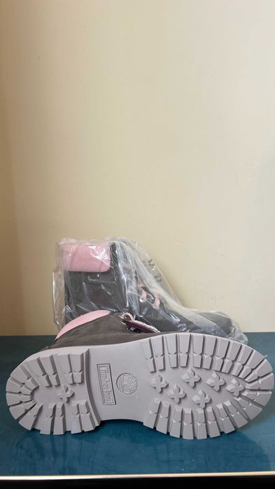 Timberland
Bocanci impermeabili de piele nabuc 6" Premium 38.5