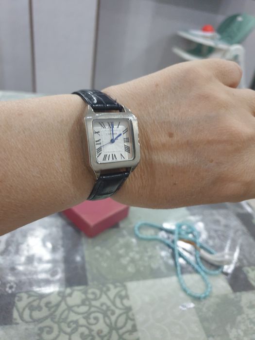 Продаю женские часы