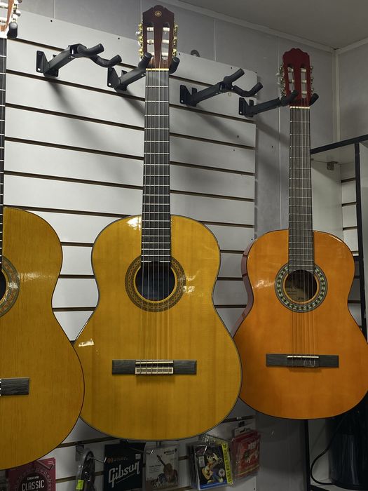 Gitaralar sotiladi holati idiyal