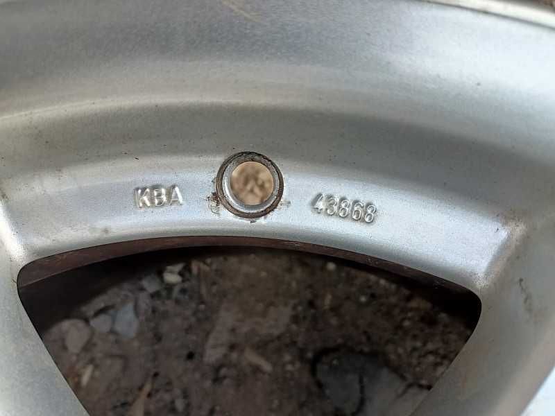 Продам оригинальные легкосплавные диски на BMW 5 e34