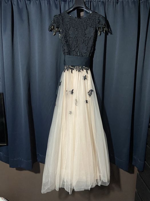 Rochie din dantela si tull