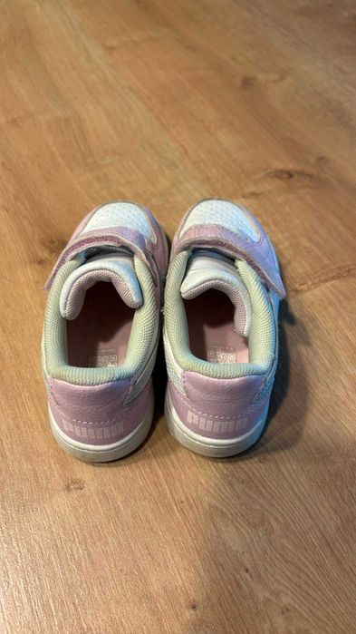 Sneakersi pentru fetita Puma Rebl AC inf, roz cu alb, marime 23, in stare foarte buna !