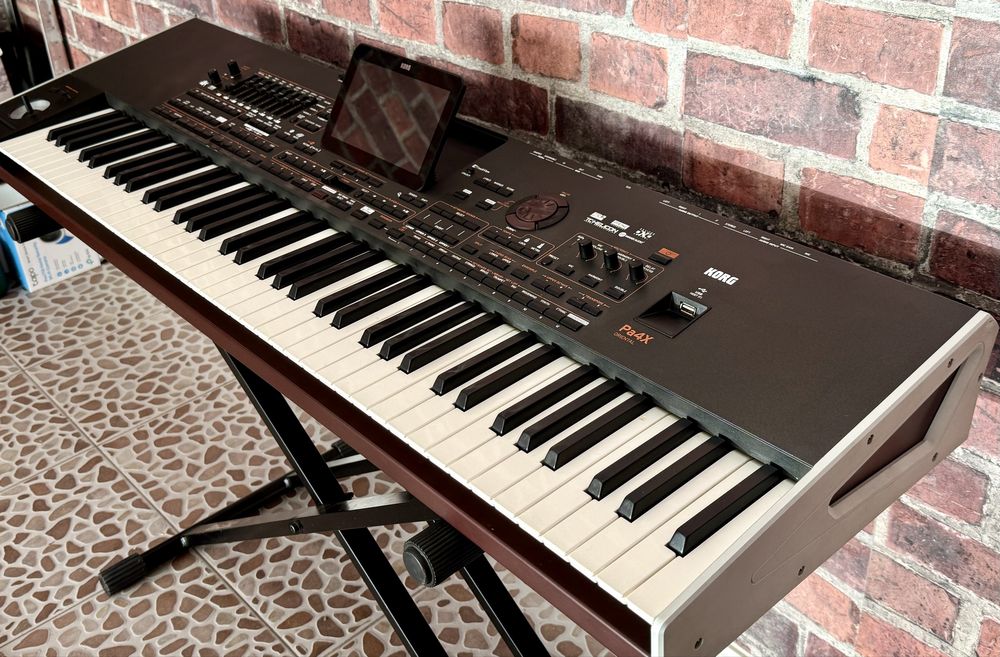 Korg Pa4X Oriental 76 Keys!