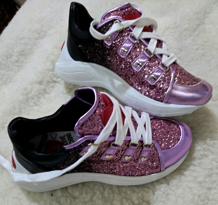 Love Moschino оригинални дамски сникърси 38 номер