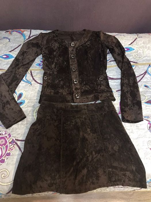 Продам платье и костюм