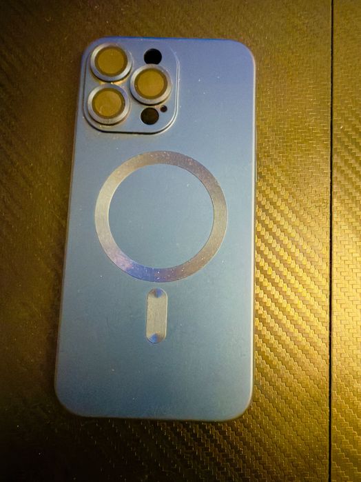 Vând 2 huse pentru telefon iPhone 14 Pro Max