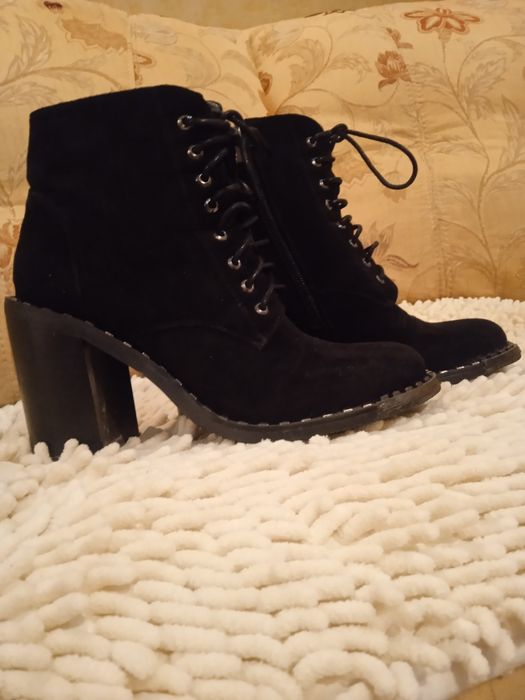 Продам ботильоны натуральные замша