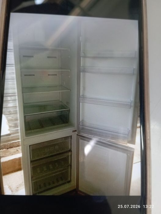 Холодильник продаю Фреон надо заправить