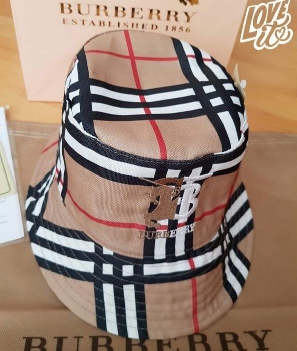 Palarii  unisex, logo brodat, mărime universala,,saculet, etichetă