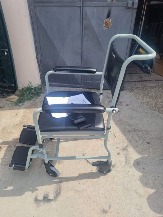 Căruț wc și de duș dizabilități