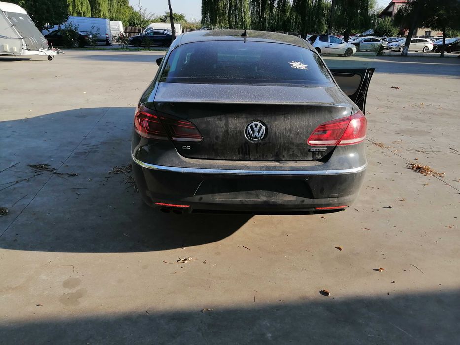 Dezmebram Volkswagen CC