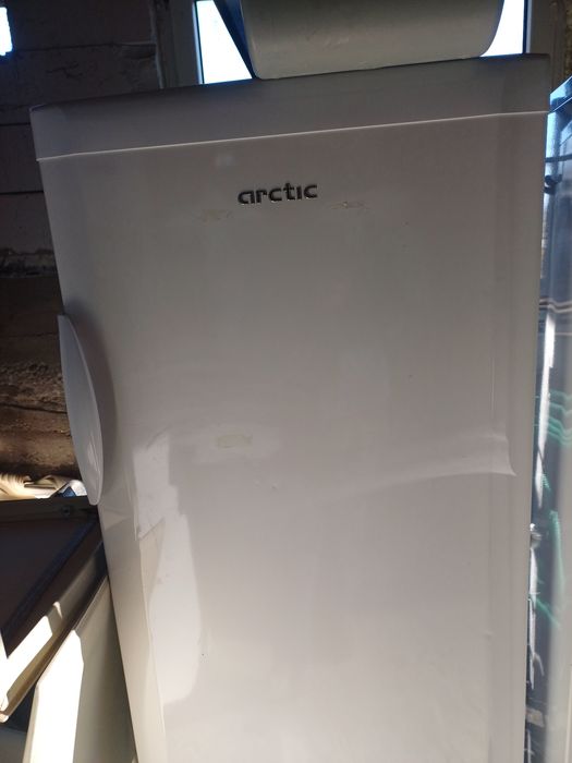 Vand 2 buc frigider Arctic