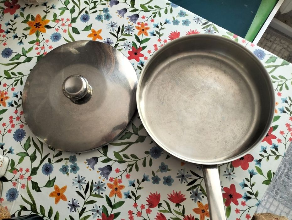 Продам 2 сковороды нержавейки.