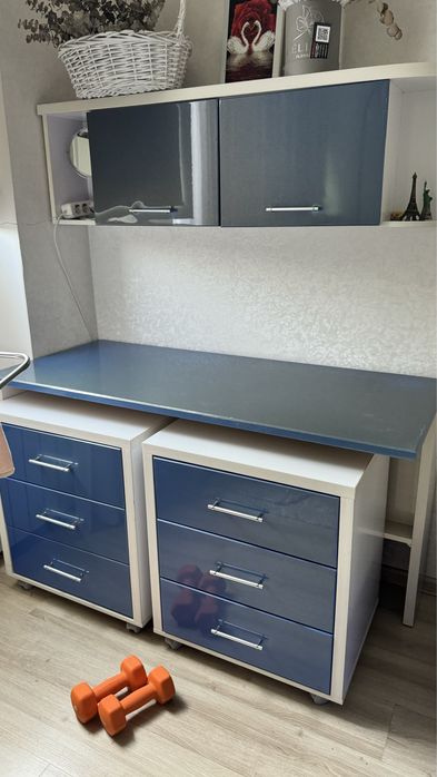 Кровать с тумбочками