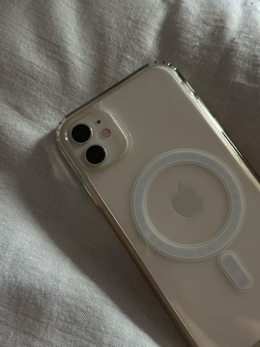 Айфон 11 продам