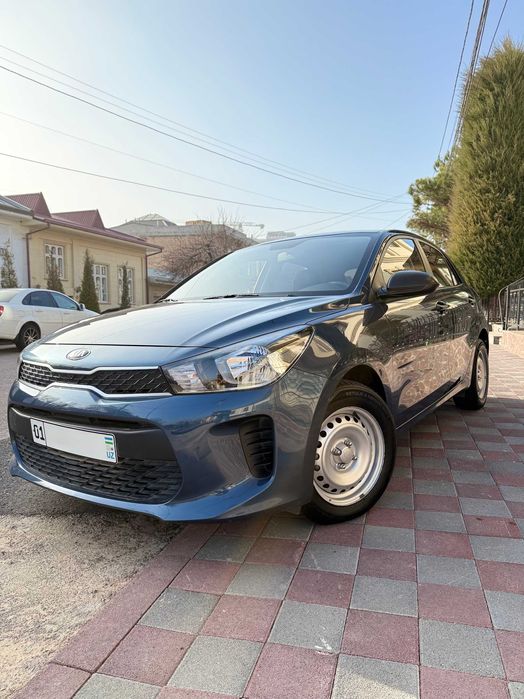 Продается Kia Rio 2018г (78,329 тыс пробег) Цвет Синий Дымчатый