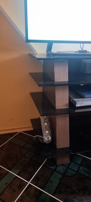 Подставка под телевизор